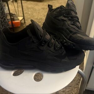 Nike air max 270 triple Black Athletic Sneakers